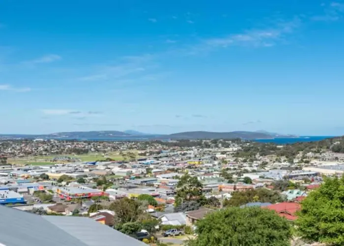 Melville Views Apartment